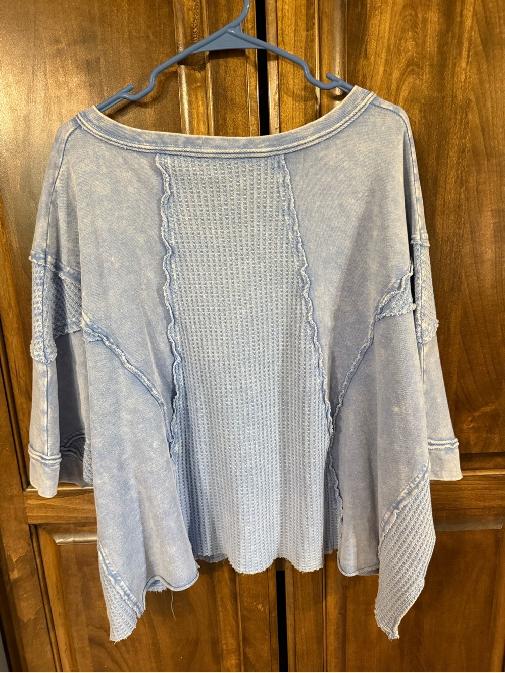 Nellie Mae Boutique Relaxed V-Neck Blue Waffle Knit Tunic Top (very oversized) - Picture 3 of 4